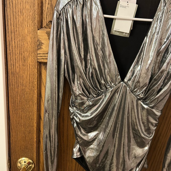 H&M Draped V-Neck Thong Metallic Silver Long Sleeve Bodysuit Large NWT - Picture 3 of 8